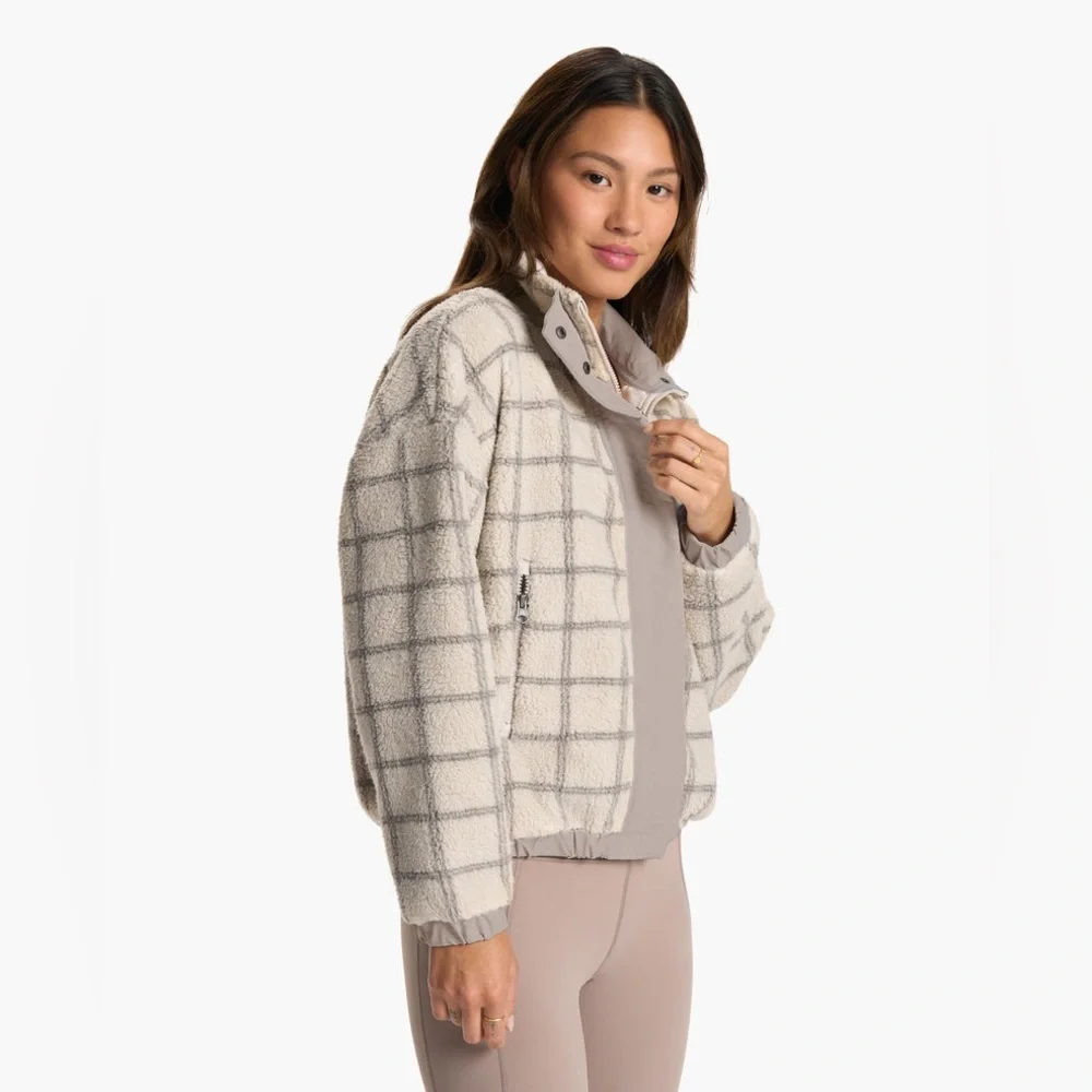 NWT Vuori Plaid Cozy Sherpa Women's Full Zip Jacket in Suede Windowpane - Picture 4 of 10